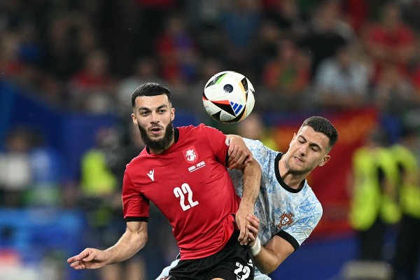 半场战报：法兰克福0-0沃尔夫斯堡