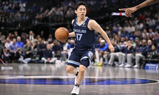 疯狂对轰！康宁汉姆半场18+8+5对飙贝恩21分