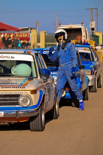 持高价的由 持高价的由