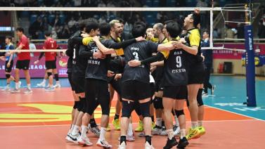 杰伦-格林末节发威，火箭力克爵士，范乔丹状态低迷.