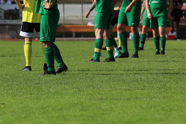 同铜墙铁壁 同铜墙铁壁